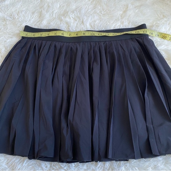 Aritzia TnAction TnaMOVE™ Tennis Mini Skirt - Picture 5 of 8